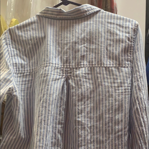 Button up - Picture 3 of 3